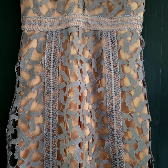 Elliatt xAnthropologie Tingle Midi Dress Crochet Lace Overlay in Lilac & Nude XS - Picture 4 of 12